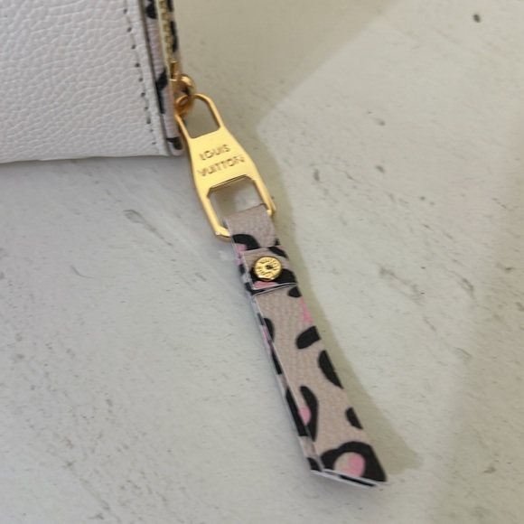 White Wallet with Monogram Pattern and Zipper Closure Inspired - Picture 2 of 6